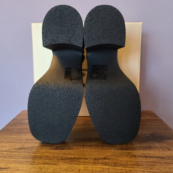 Yoki 1990s Leatherette Platform T Strap Pumps - Picture 7 of 9